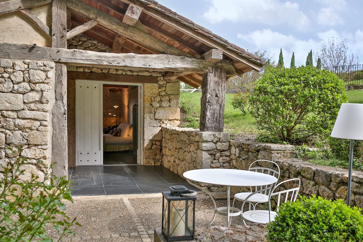 Room (Le Moulin) | 1 bedroom, in-room safe, individually decorated, individually furnished