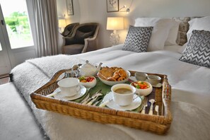 Daily buffet breakfast for a fee