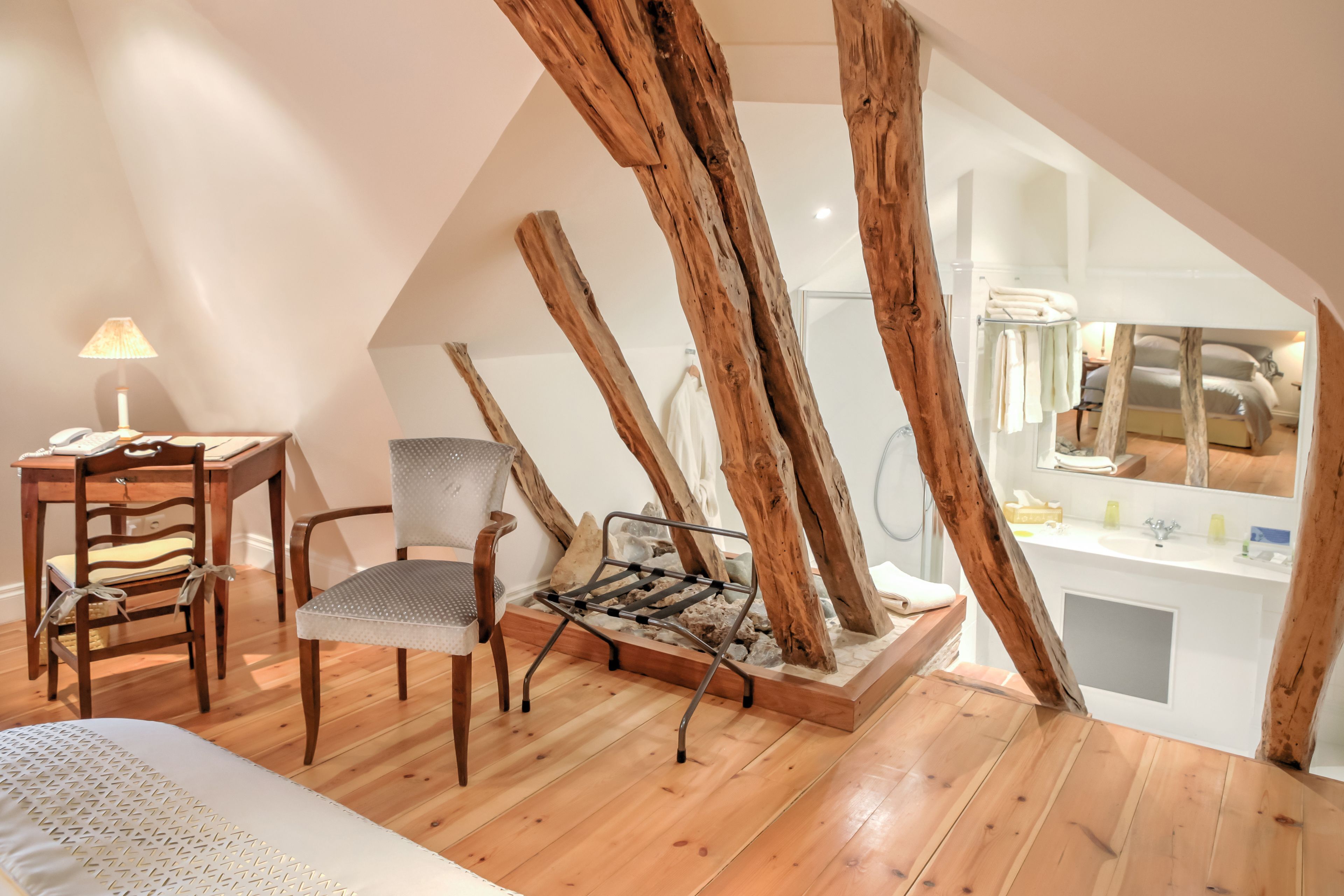1 bedroom, in-room safe, individually decorated, individually furnished