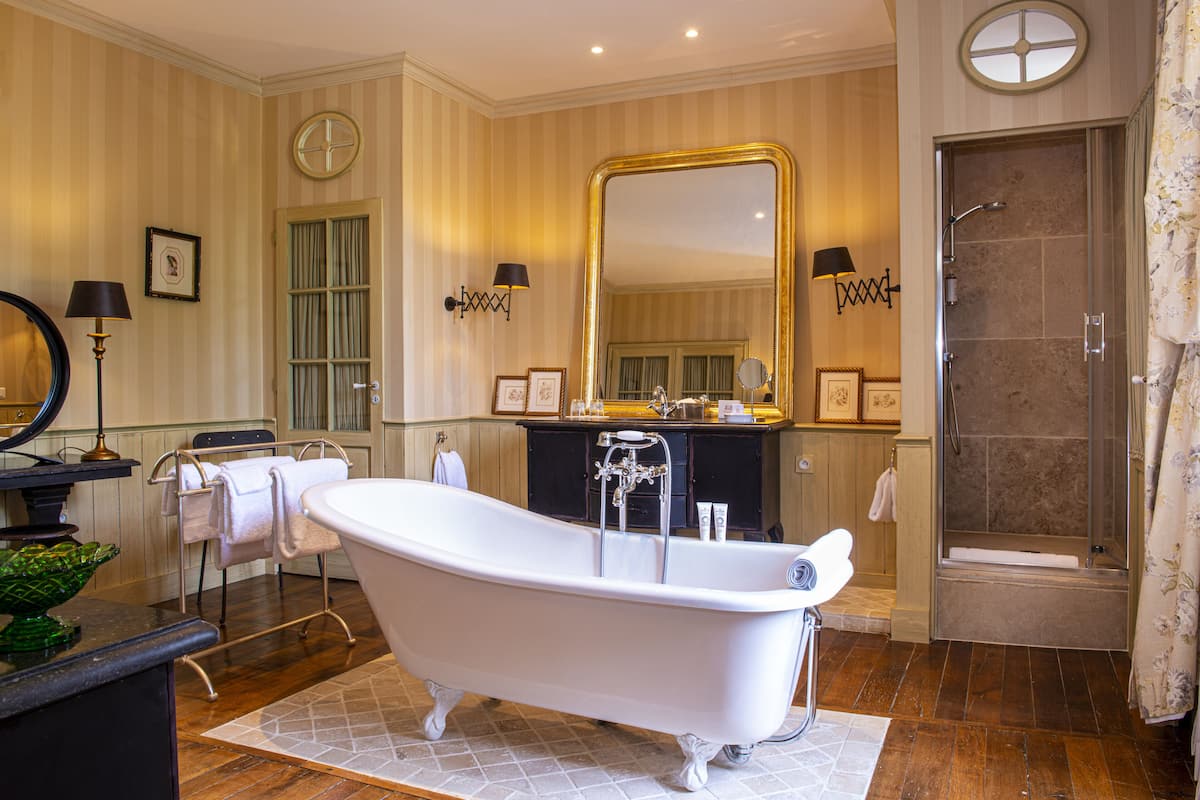 prestige room | bathroom | hair dryer, towels