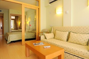 Desk, soundproofing, WiFi