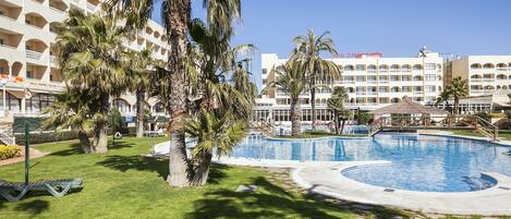 Indoor pool, seasonal outdoor pool, sun loungers