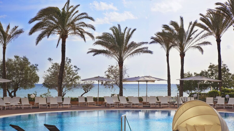 HM Tropical Hotel