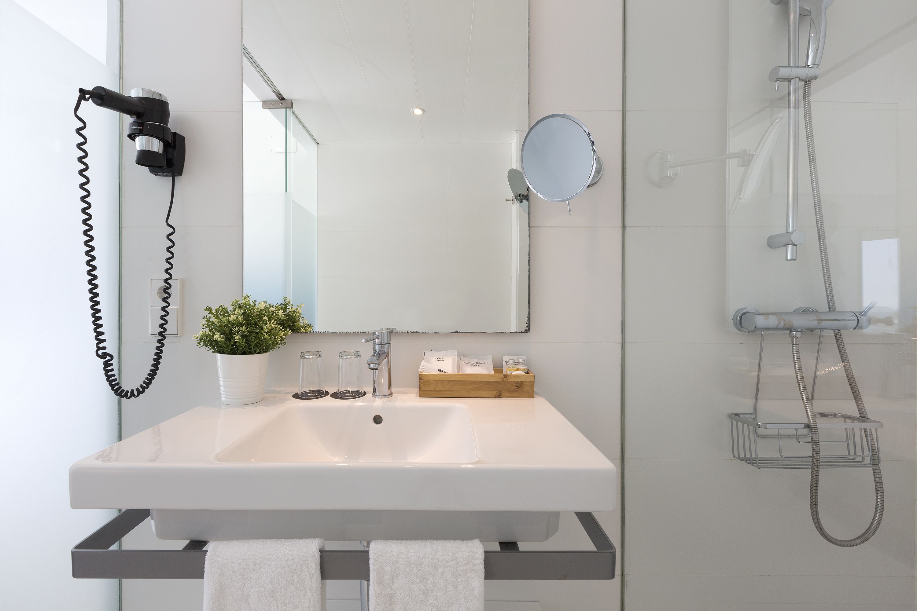 1 bedroom, in-room safe, desk, blackout curtains