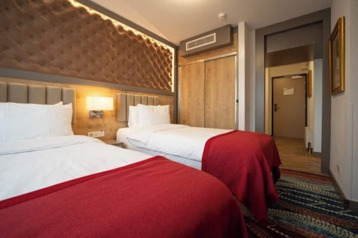 Minibar, in-room safe, desk, laptop workspace