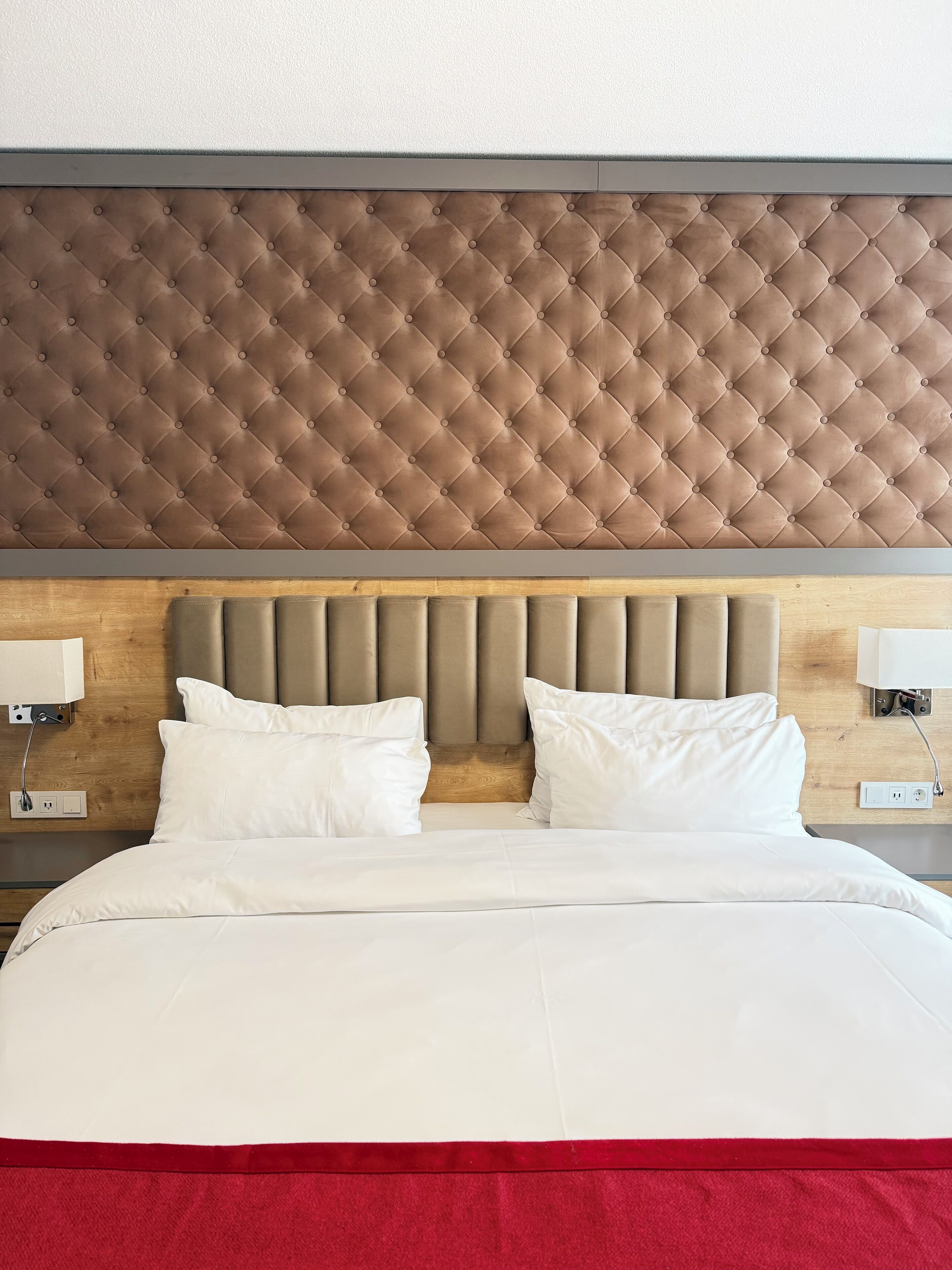 ห้องแฟมิลี่, 1 ห้องนอน | มินิบาร์, ตู้นิรภัยในห้องพัก, โต๊ะทำงาน, พื้นที่ทำงานแบบใช้แล็ปท็อป