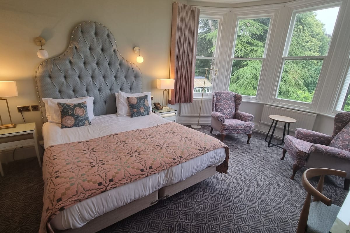 Suite Junior, non-fumeurs, vue jardin | 1 chambre, literie hypoallergénique, décoration personnalisée