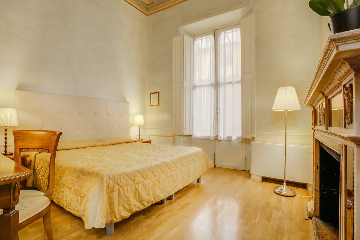 Double Room (Queen - French Bed) | Minibar, in-room safe, desk, soundproofing