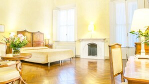Unclassified image, 4 of 59, button - Hotel Bretagna Heritage – Alfieri Collezione (Florence)