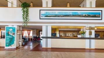 Petit déjeuner buffet compris