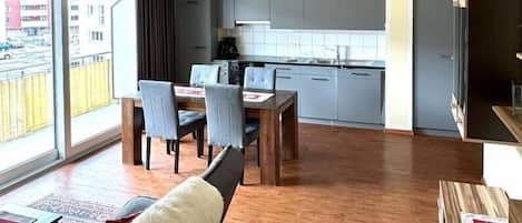 Standard Apartment, 1 Bedroom, Balcony | Private kitchen