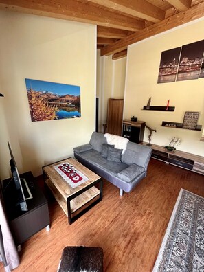 Appartement Standard, 1 chambre, balcon | Coin séjour