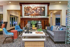 Lobby - Hilton Garden Inn Toronto/Burlington (Burlington)