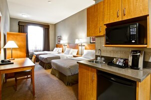 Ropa de cama hipoalergénica, escritorio y cortinas blackout 