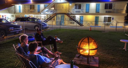 Roadrunner Lodge