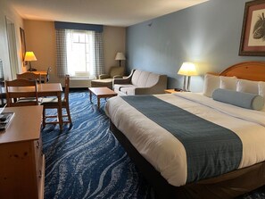 Family Suite | Hypo-allergenic bedding, desk, laptop workspace, blackout drapes - The Lodge On Lake Oconee (Eatonton)