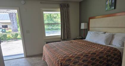 Maple Leaf Motel