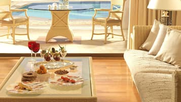 Suite (Phaidra) | In-room safe, free WiFi, bed sheets