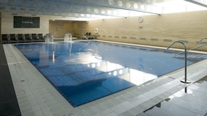 Piscine intérieure