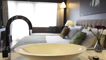 Luxury-Doppelzimmer | Minibar, Zimmersafe, Schreibtisch, VerdunkelungsvorhÀnge