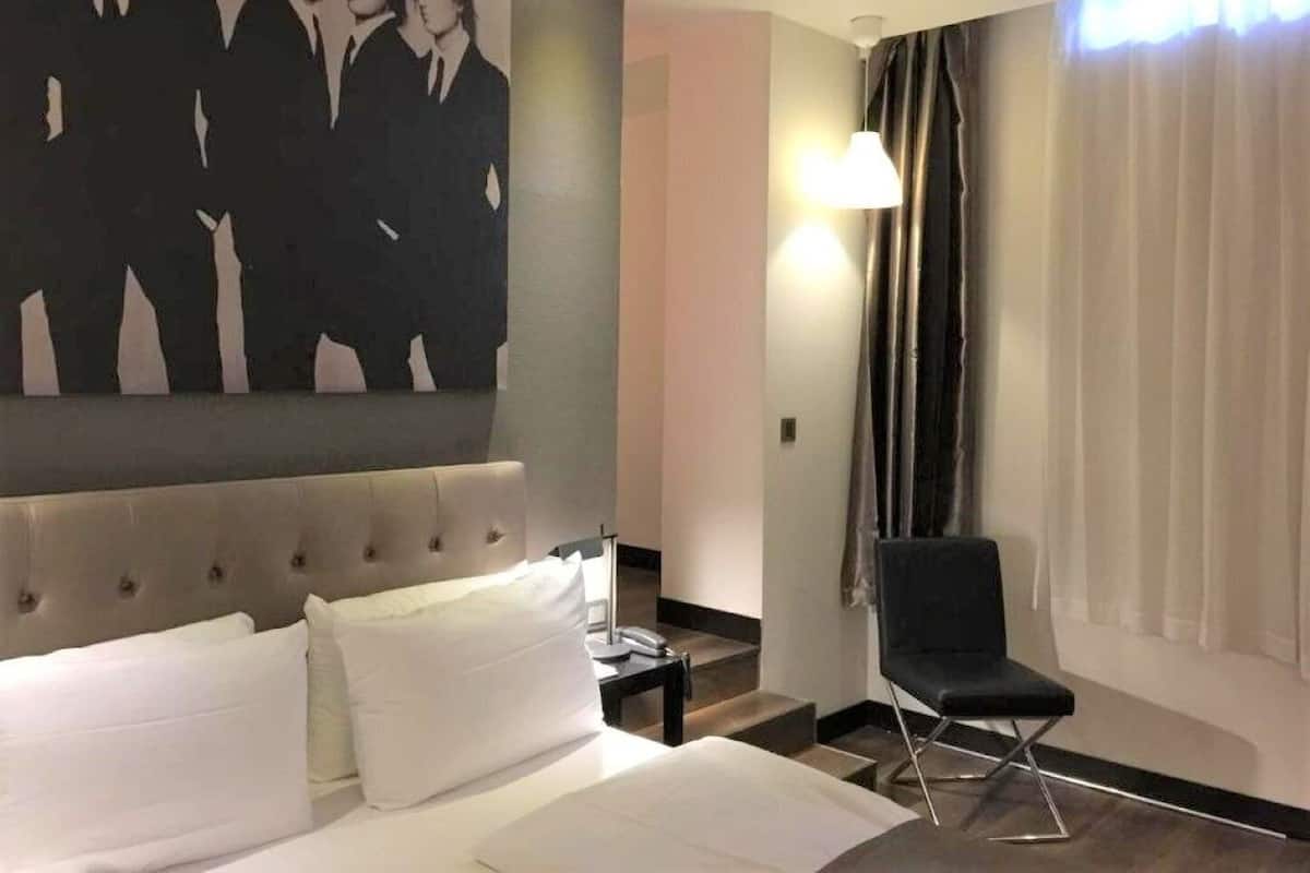 Low Budget Quadruple Rooms (in the basement) | Minibar, in-room safe, desk, blackout drapes