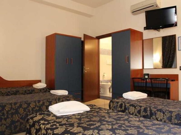 Coffres-forts dans les chambres, bureau, rideaux occultants