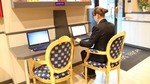 Business center - Hotel Demó (Milan)