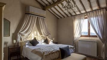 Borgo Superior | 1 camera, biancheria da letto di alta qualità, minibar, una scrivania