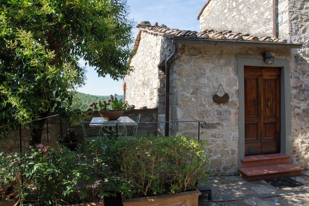 Castello di Tornano by null