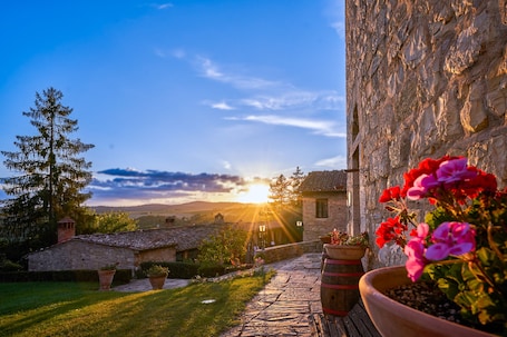 Esterni. Castello di Tornano Wine Resort