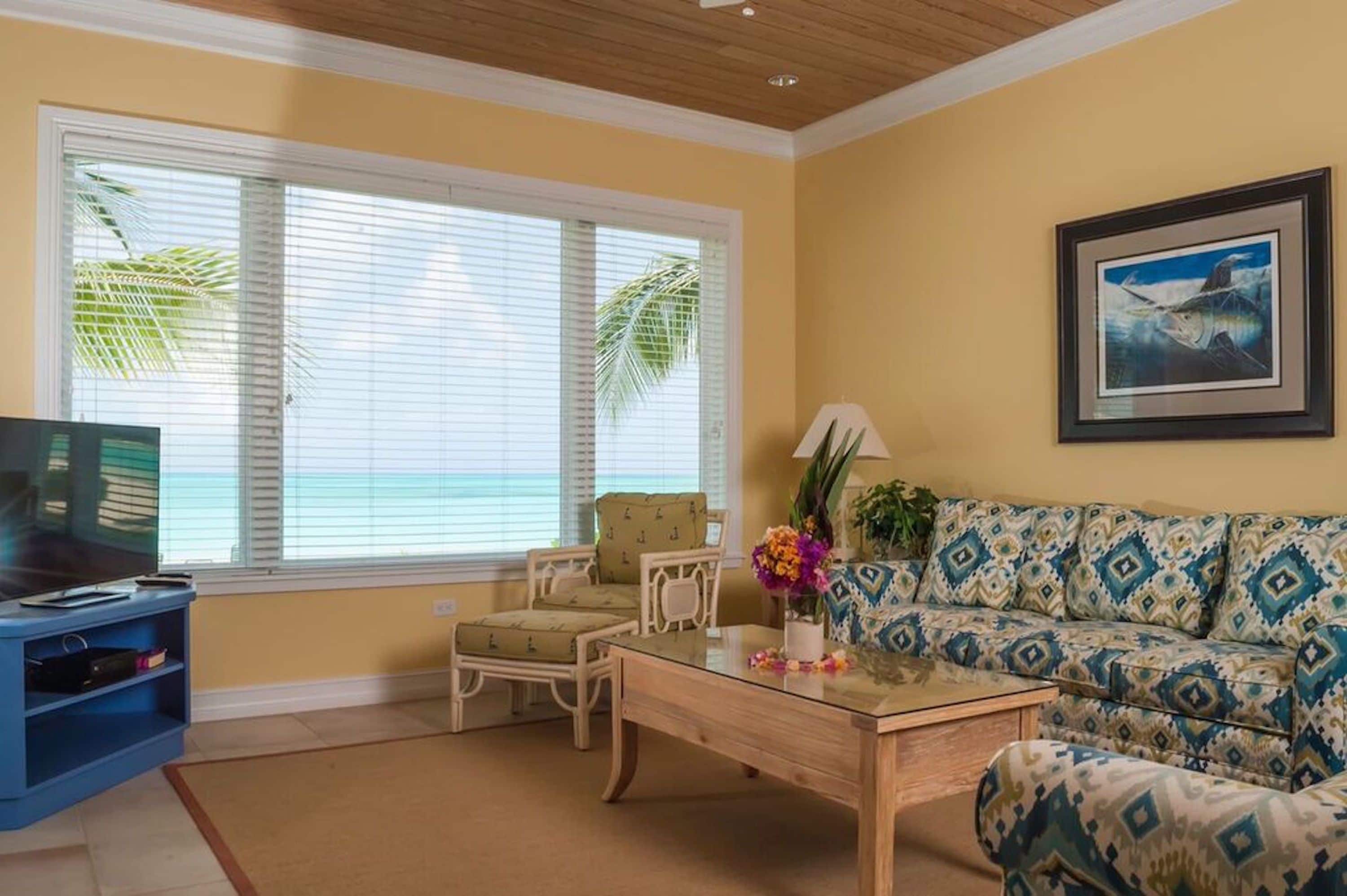 luxury villa, 2 bedrooms | living room | 32-inch smart tv with digital channels, tv