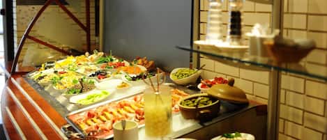 Breakfast, lunch and dinner served