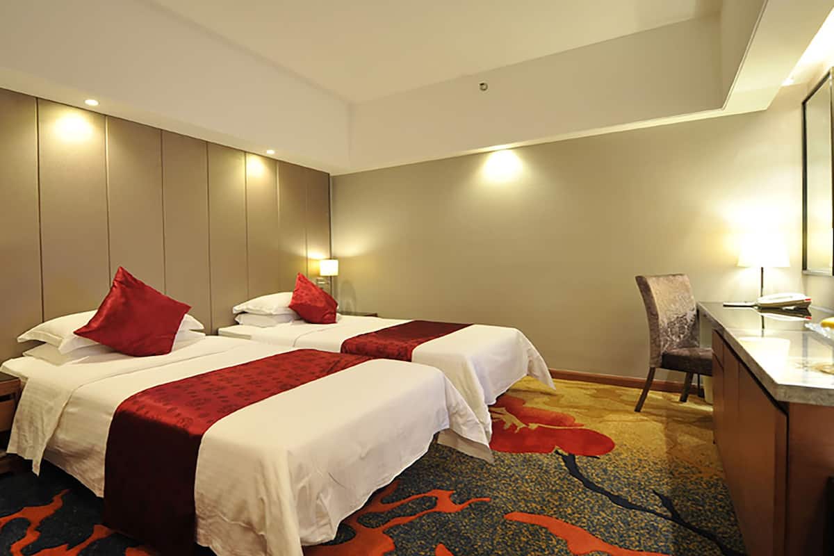 Twin Room, 2 Twin Beds, Smoking | In-room safe, desk, iron/ironing board, free WiFi