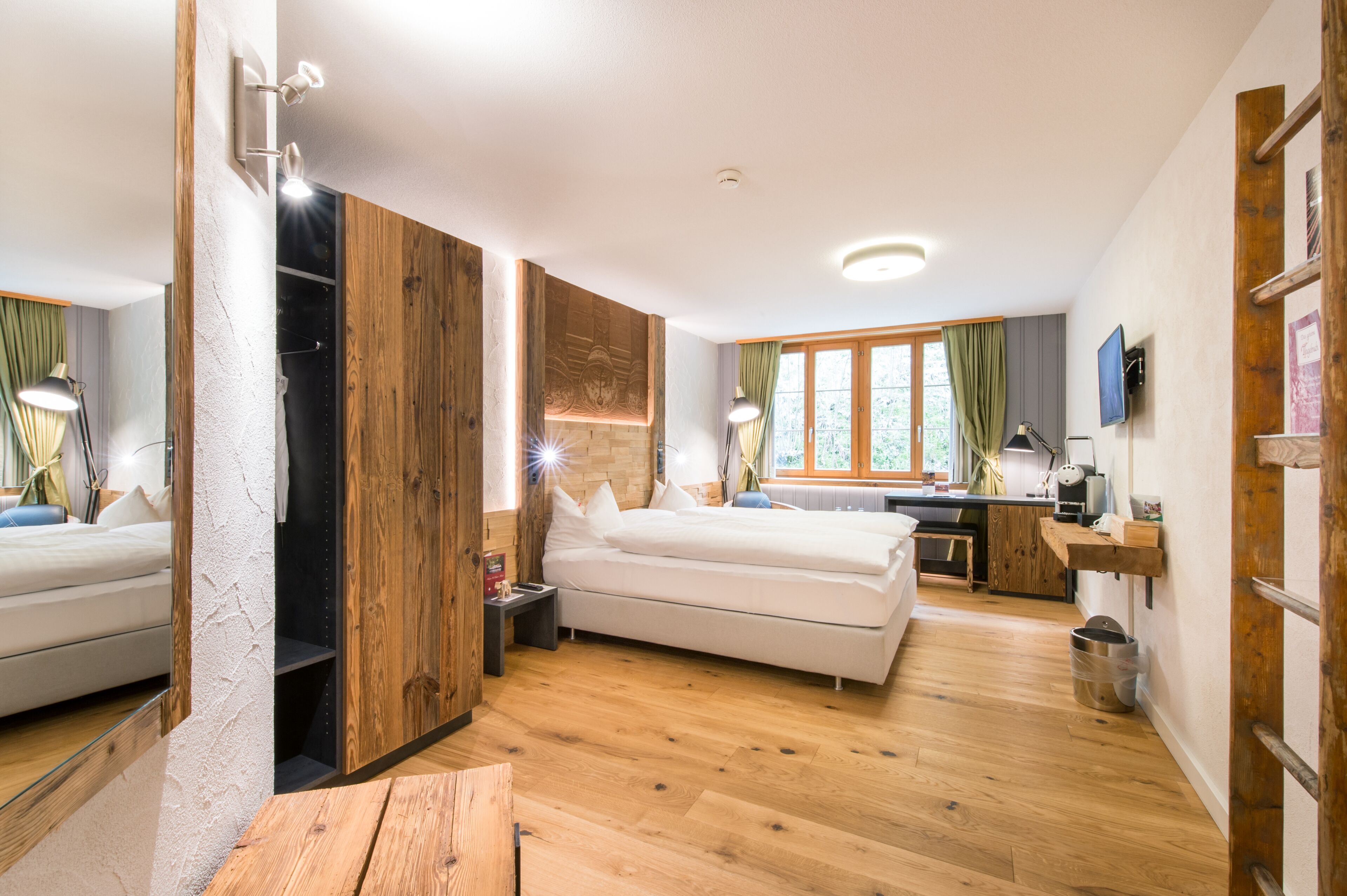 superior double room | 1 bedroom, minibar, desk, free wifi