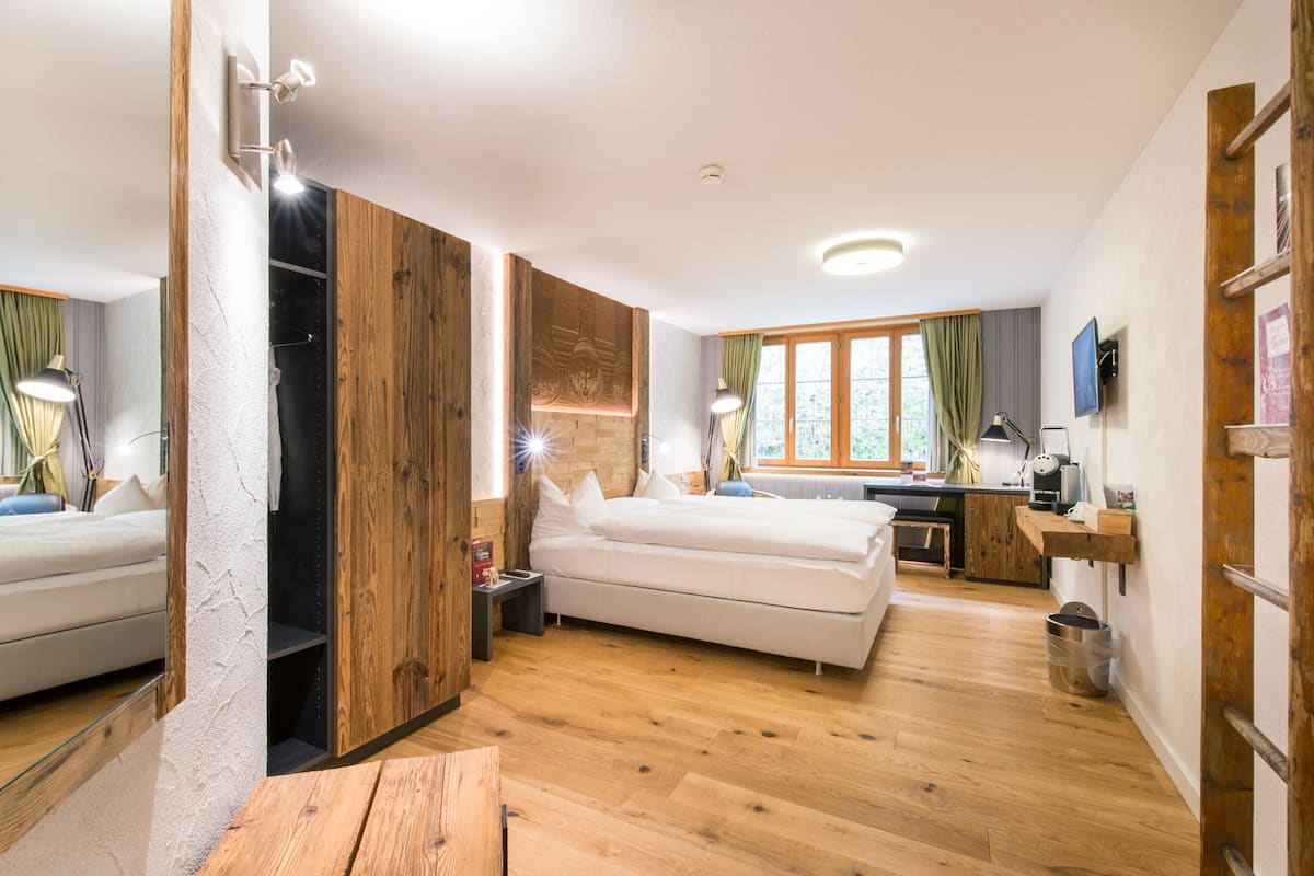 superior double room | 1 bedroom, minibar, desk, free wifi