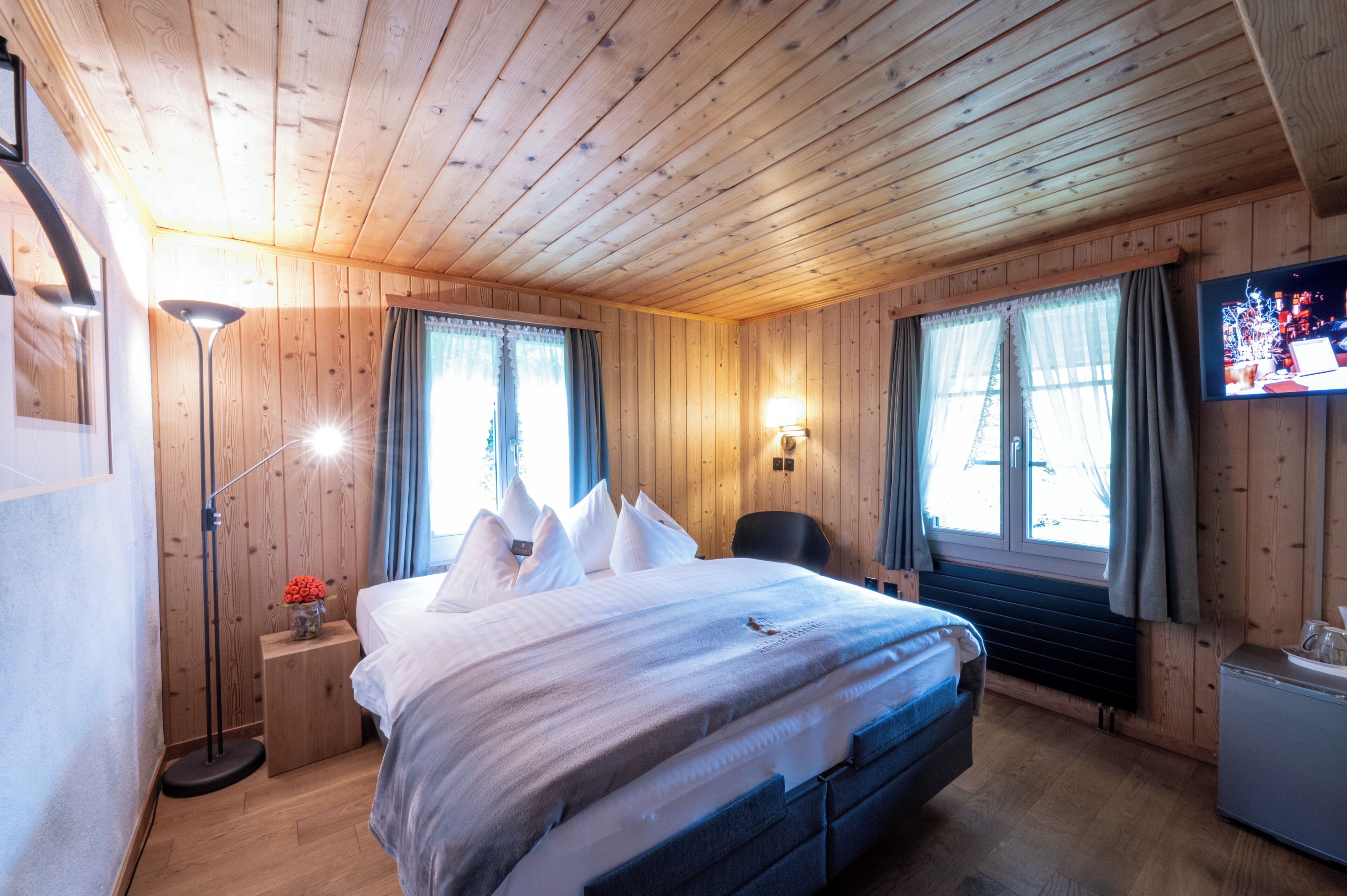 Habitación económica | Minibar, escritorio, wifi gratis y ropa de cama 