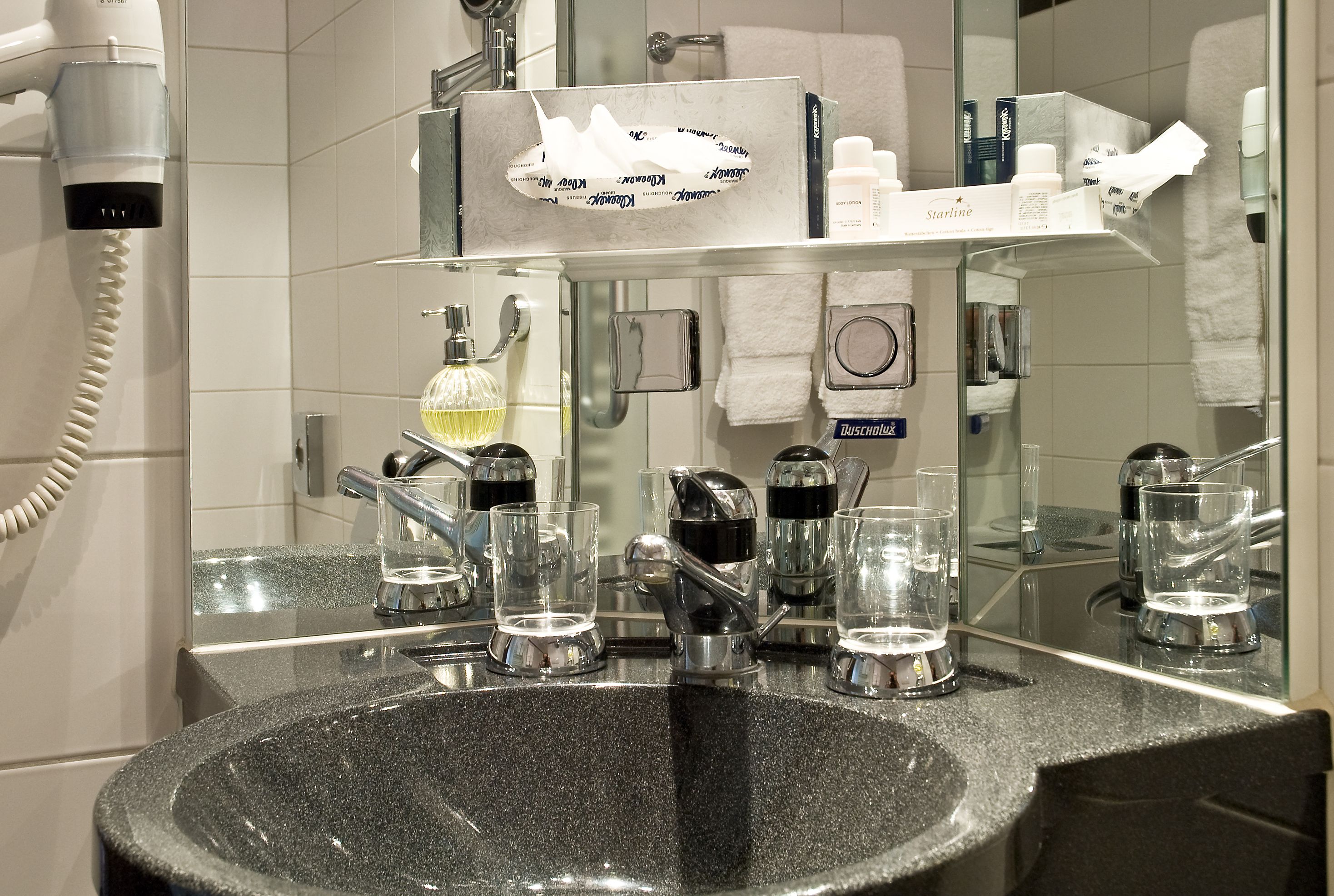 standard double room | bathroom | hair dryer, bathrobes, towels