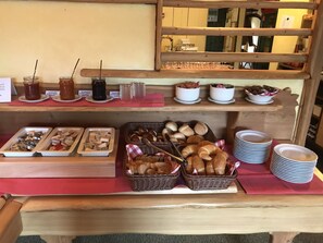 Tägliches inbegriffenes Frühstücksbuffet
