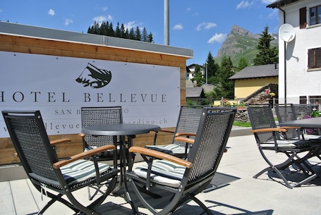 Terrace/patio. Hotel Bellevue