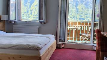 Double Room | In-room safe, free WiFi, bed sheets