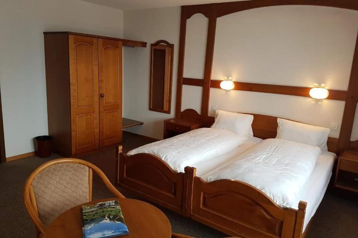 basic double room, mountain view | 1 bedroom, minibar, in-room safe, desk