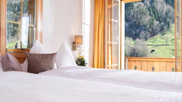 Standard Room (Double) | Hypo-allergenic bedding, down comforters, in-room safe, desk