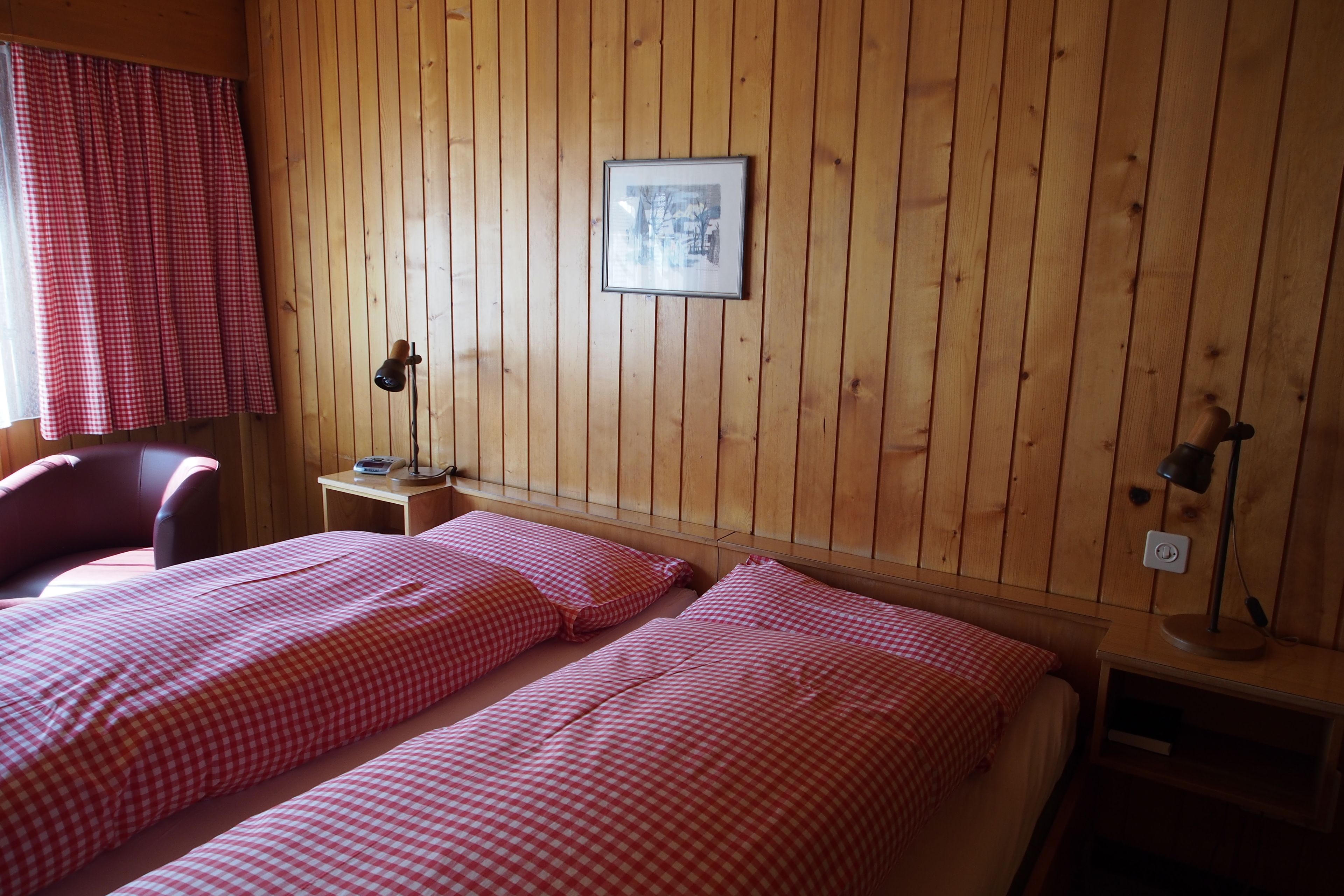 standard double room | desk, cots/infant beds, rollaway beds, free wifi