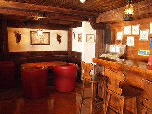 Bar (on property) - Simmental (Boltigen)