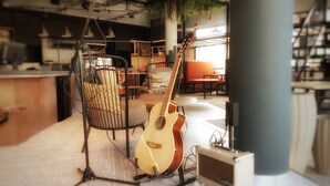 Lobby-lounge