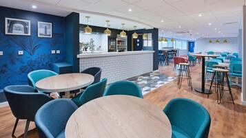 Bar (in der Unterkunft)