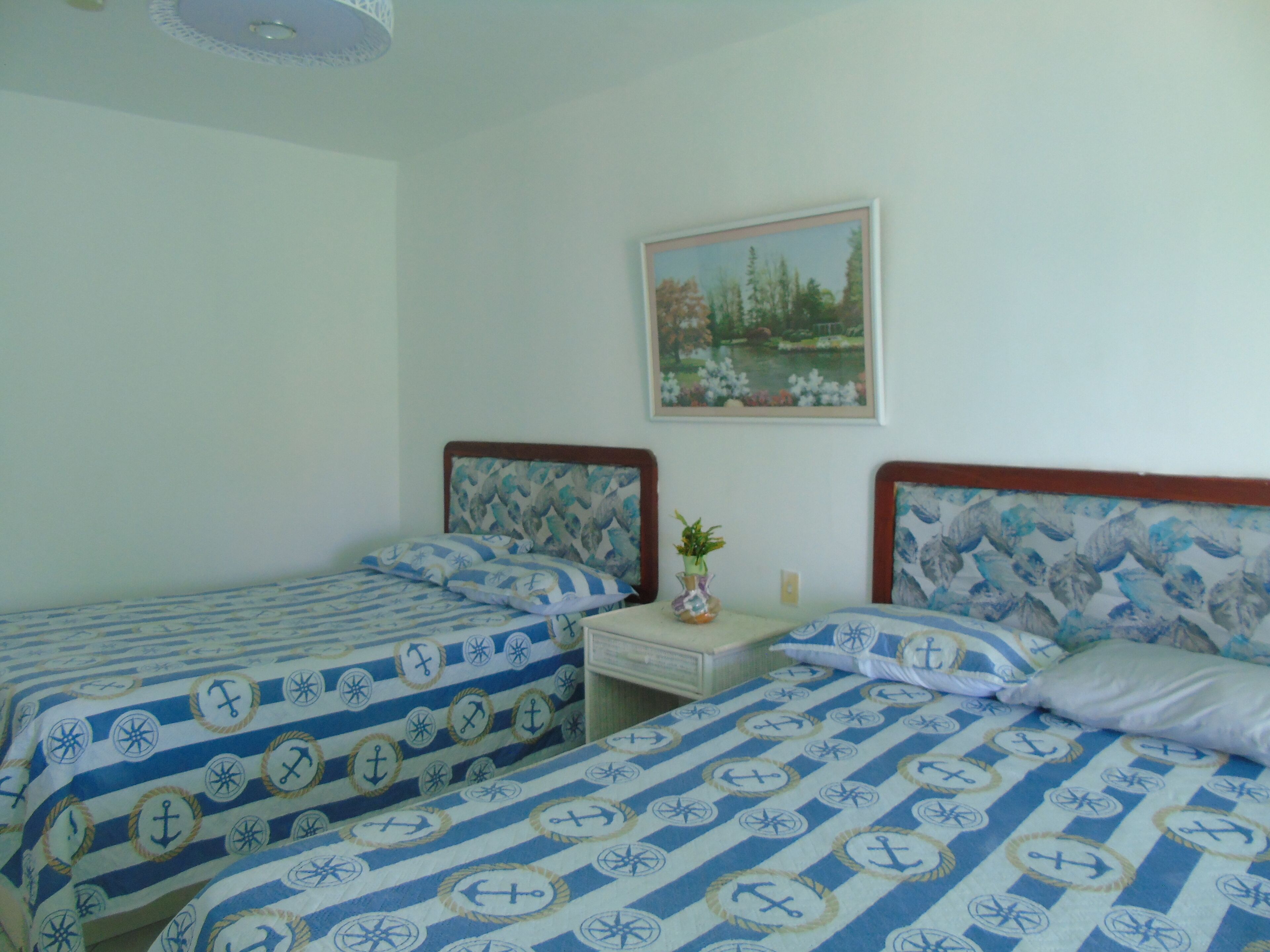 高级房, 海洋景观 | 高档床上用品、客房内保险箱、特色装修、办公桌