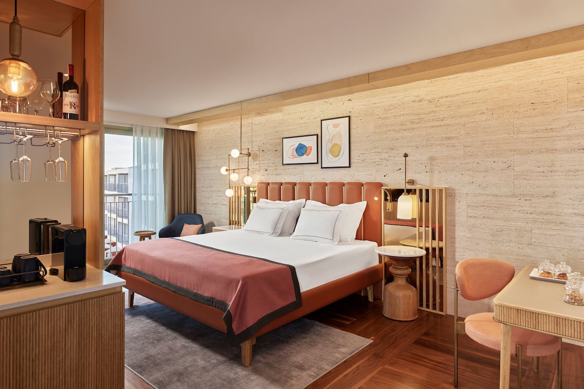Free minibar, in-room safe, desk, laptop workspace