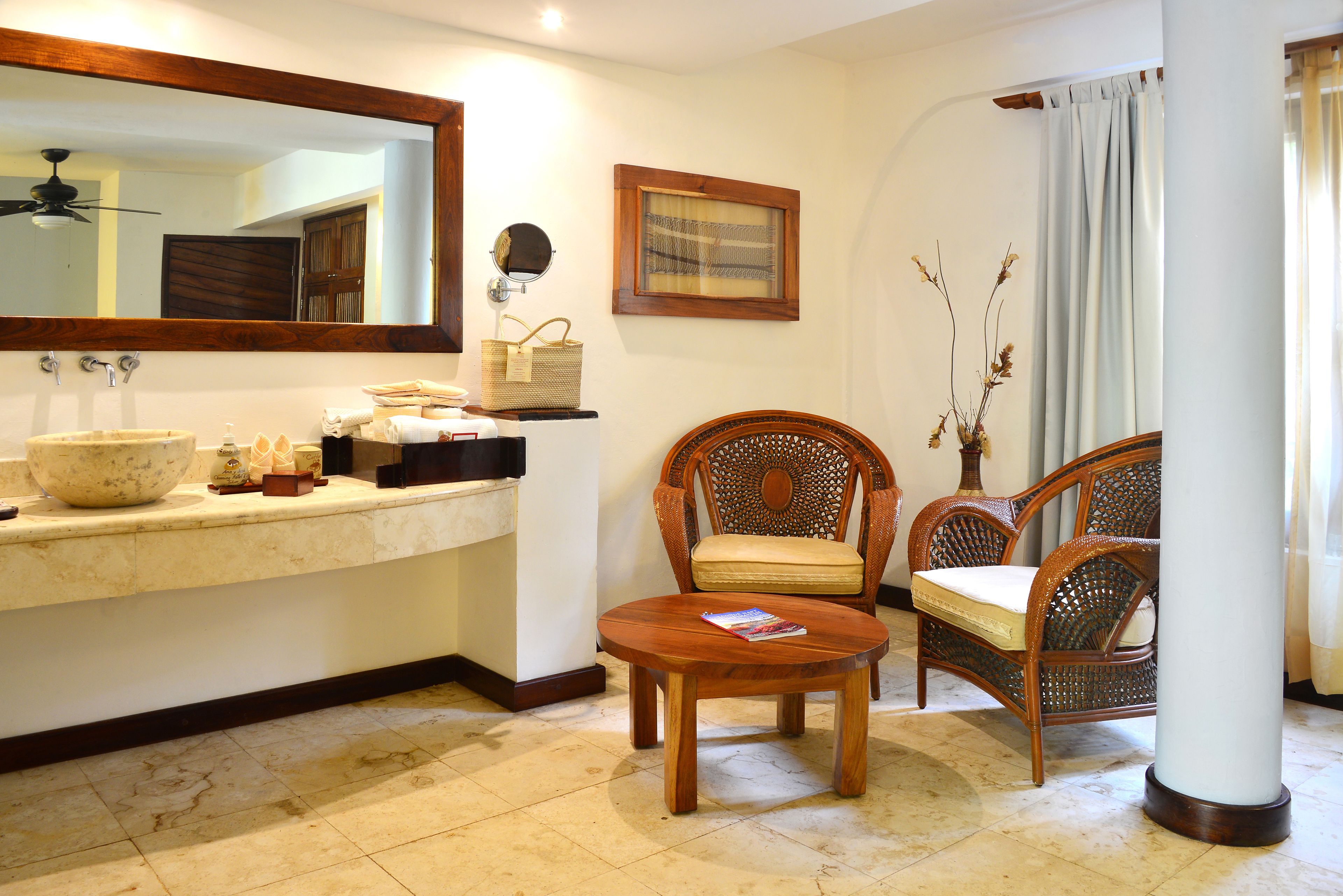 shower, rainfall showerhead, free toiletries, hair dryer