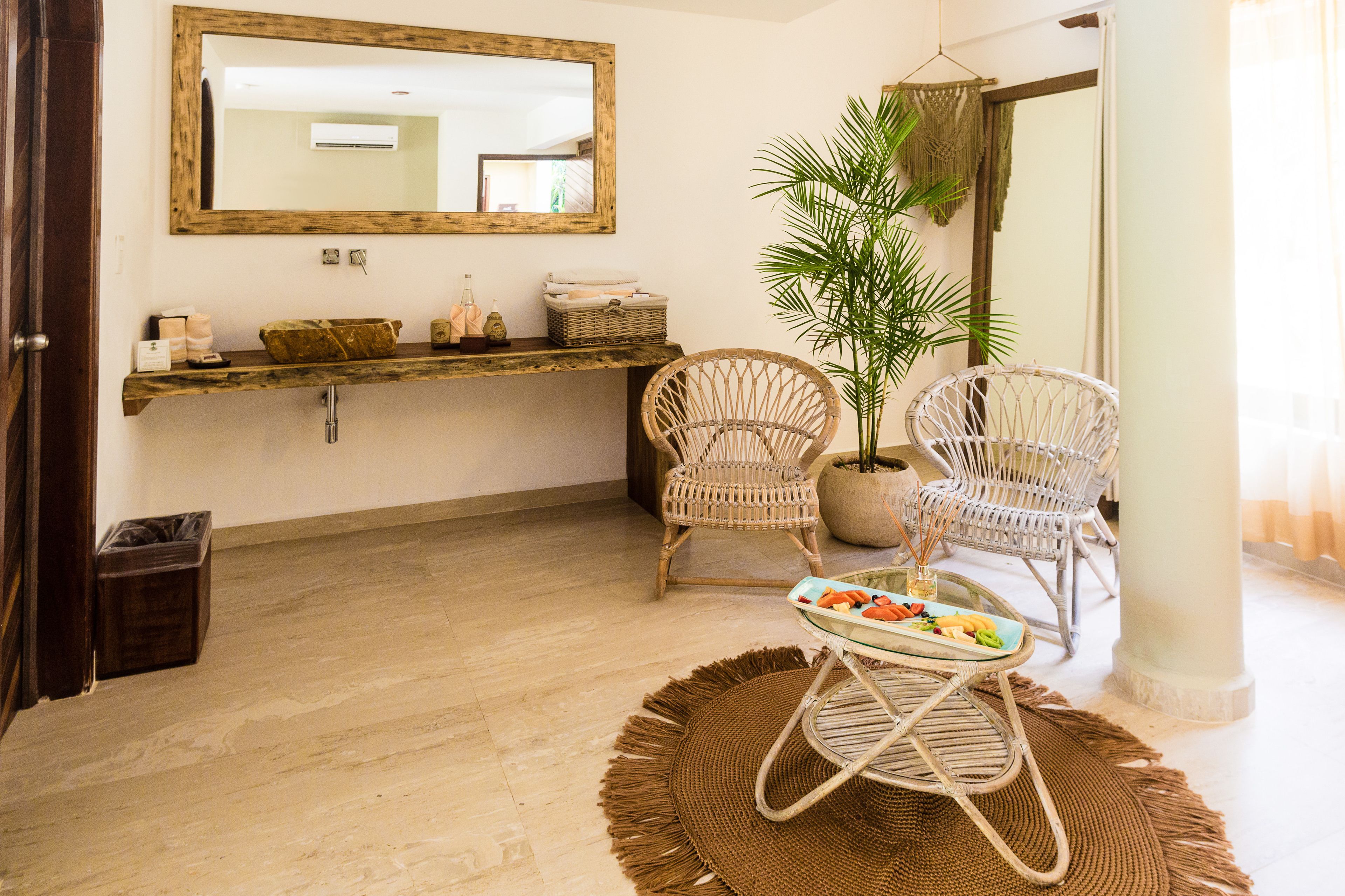 1 bedroom, premium bedding, down duvets, minibar